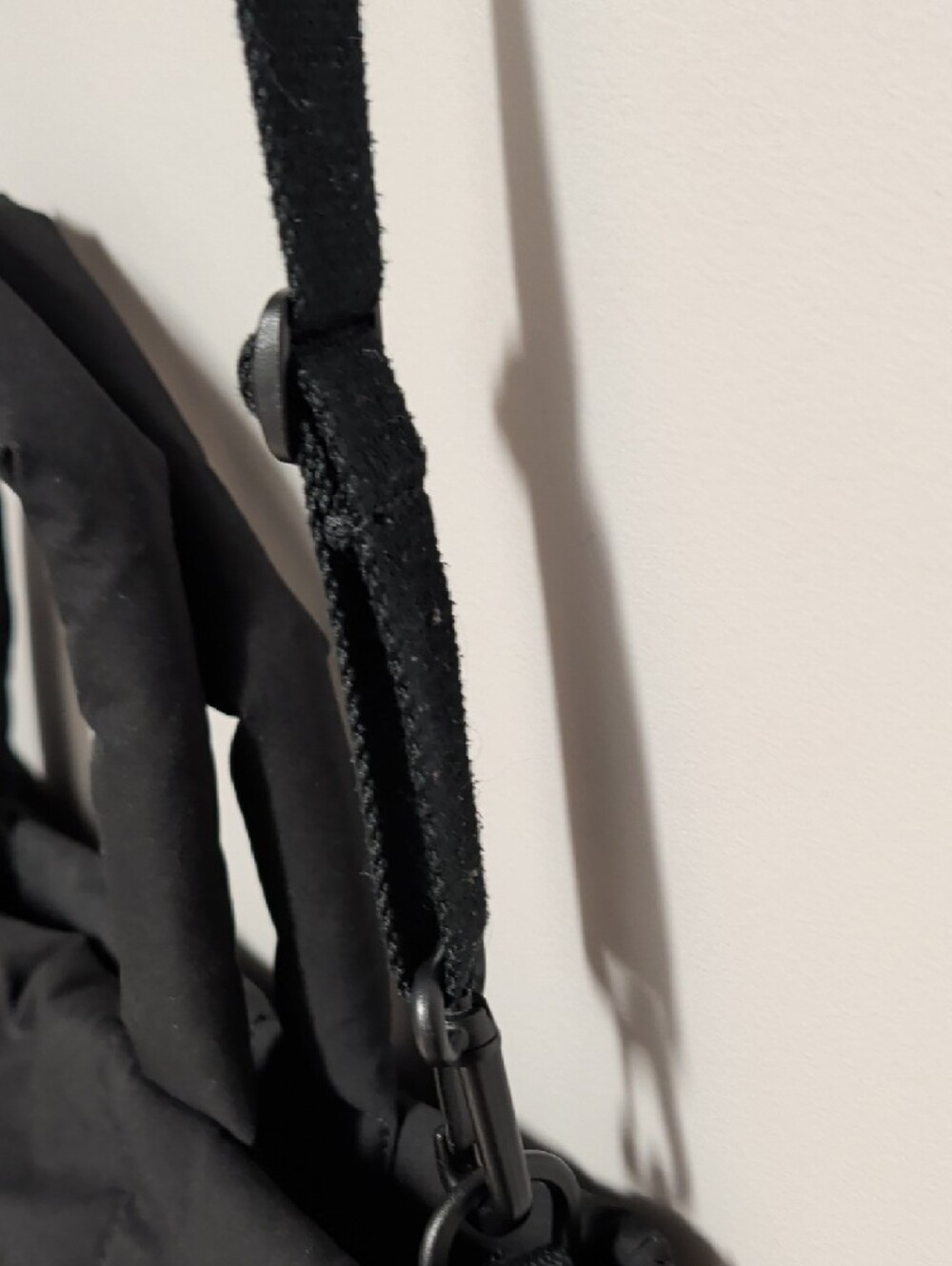 GAP Black Quilted Crossbody Tote - Picture 4 of 9